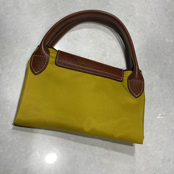 New Authentic Longchamp Yellow Nylon Le Pilage Medium Foldable short handle⭐️⭐️ - Picture 6 of 16